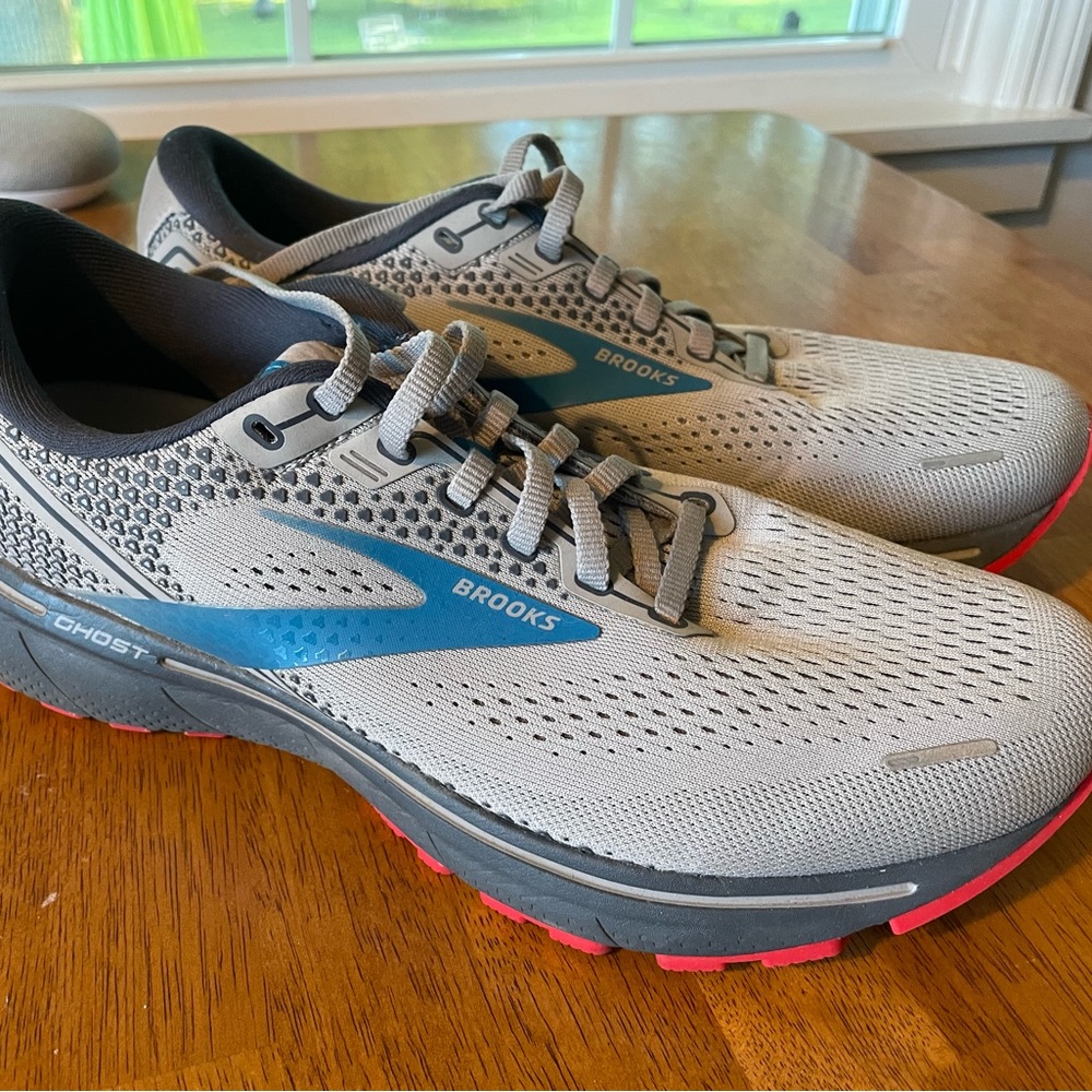 (NEW!) Brooks Ghosts Running Shoes